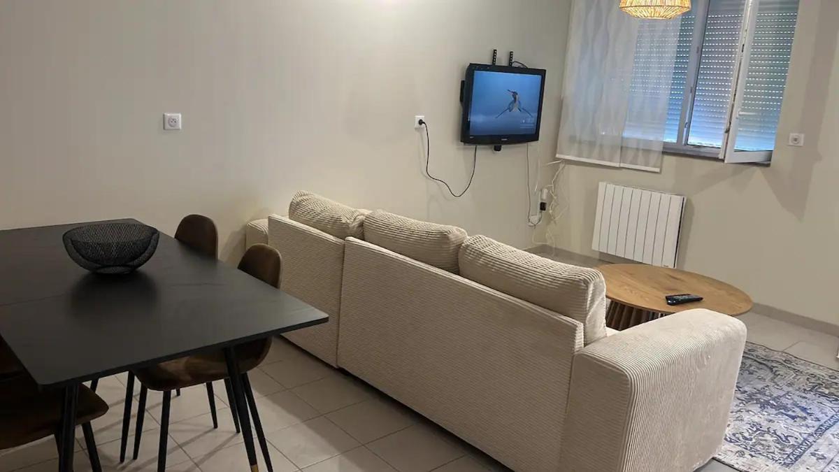 Appartement Dream Appartement!! Spacieux ,calme Au Rez-de-chaussee