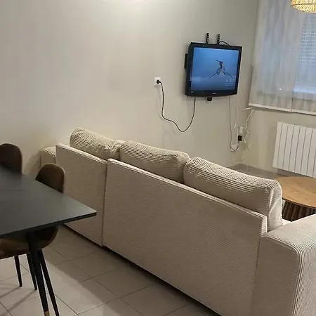 Dream Appartement!! Spacieux ,Calme Au Rez-De-Chaussee Bourg-en-Bresse Buitenkant foto